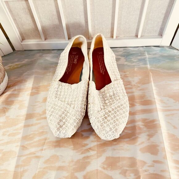 TOMS Classics White Crochet Lace Flats - Picture 1 of 13